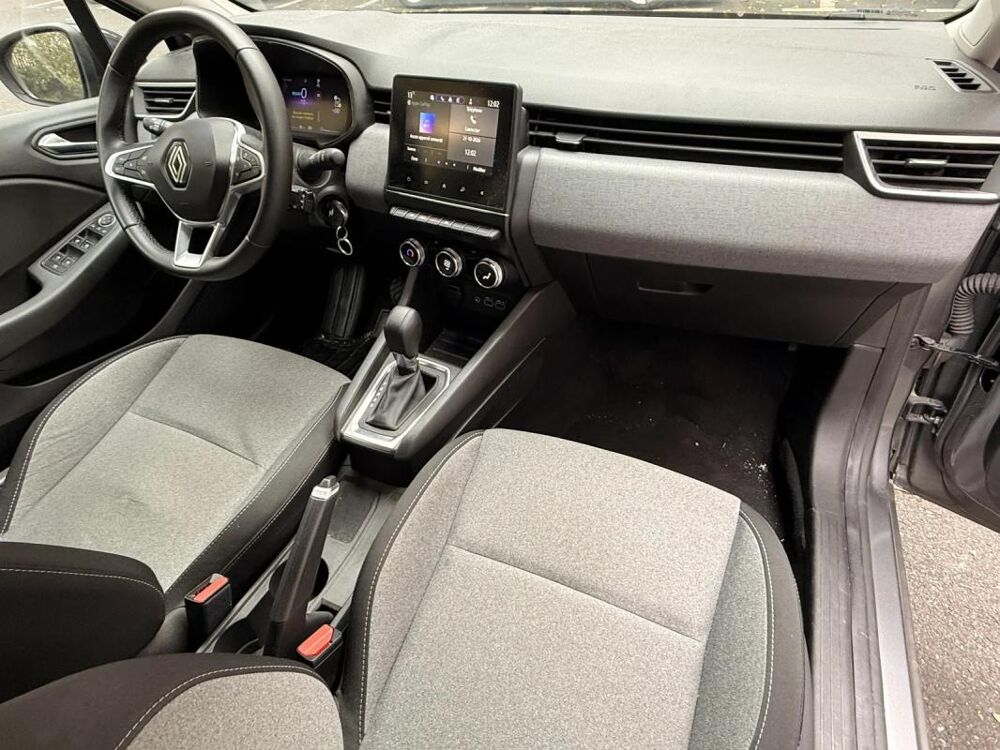 Clio V E-TECH FULL HYBRID 145 EVOLUTION RENAULT 2024 occasion 94100 Saint Maur Des Fossees