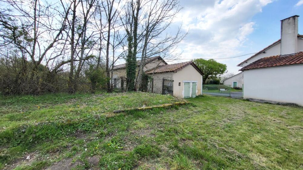 Vente Maison Tocane Saint Apre 24350 Ancienne Ferme comprenant maison 2 granges sur parcelle de 30970 m² Tocane saint apre