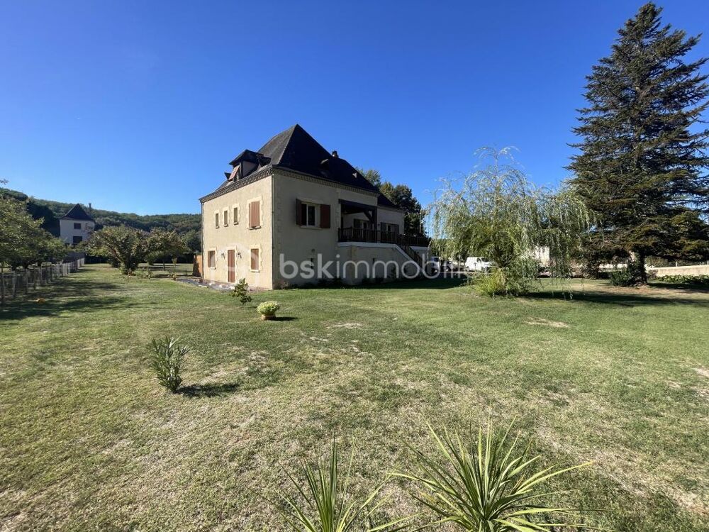 Belle bâtisse de 200 m² habitables + 150 m² de sous-sol sur 3 128 m² de terrain constructibles