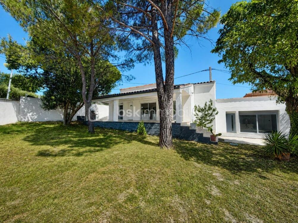 Maison contemporaine de plain-pied avec dépendance  134 m²  Terrain 685 m²  Saint-Christol-lez-Alès (Montèze)