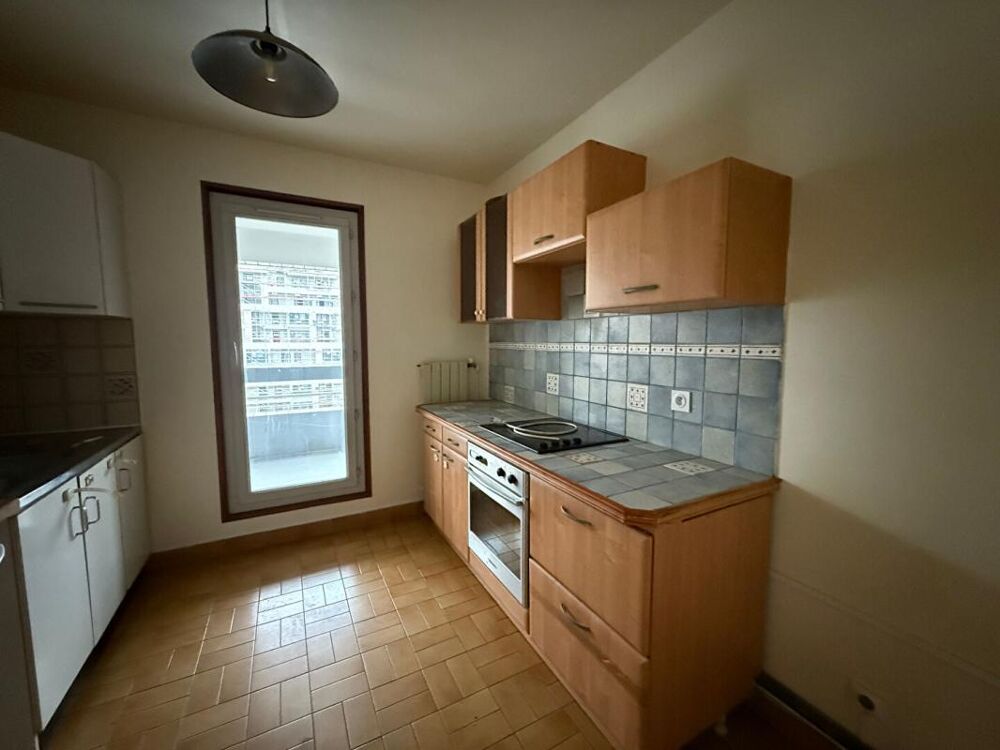 Vente Appartement SURESNES CENTRE-VILLE -  Appartement 3 pièce(s) 74 m2 - ASCENSEUR - TERRASSE - PARKING - CAVE - BUS AU PIED DE L'APPARTEMENT Suresnes