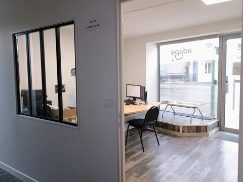   SAINT ETIENNE DU BOIS centre - Local à louer - 57.77m² 