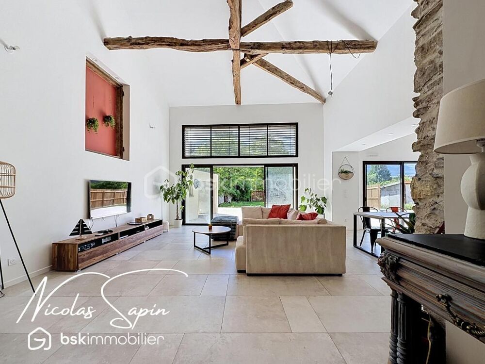 Maison en pierre rénovée de 167m2