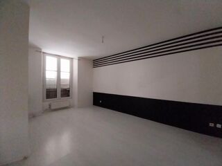  Appartement à louer 3 pièces 64 m²