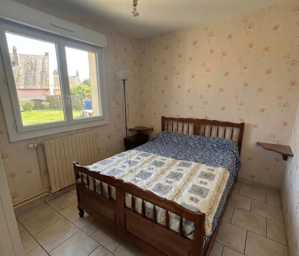 Maison de plain pied lumineuse et peu énergivore de 5 pièces de plus de 70 m2 sur une parcelle de plus de 700 m2