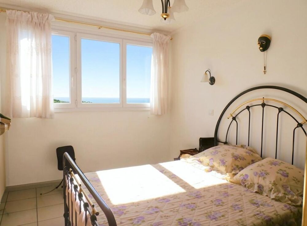 13010 Saint Tronc Beau Type 4 avec Balcon