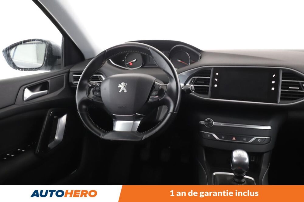 308 1.2 PureTech Allure 130 ch 2018 occasion 92130 Issy-les-Moulineaux