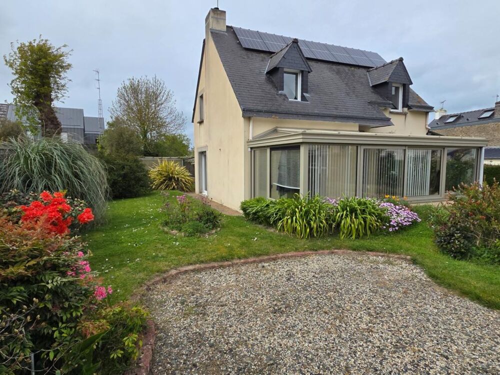 Vente Maison Maison de 101.52 m² plus une véranda de 14.50m² sur jardin clos de 552 m², 4 chambres. plages et commerces à pied Dinard