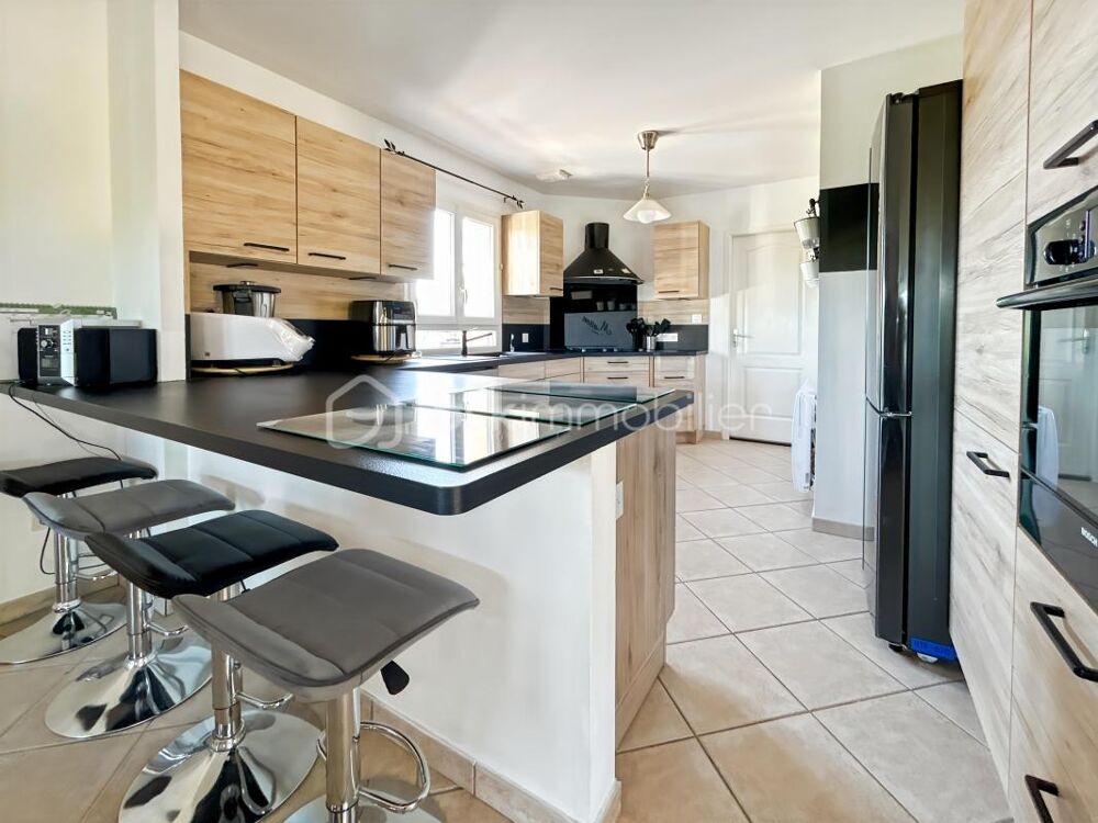 Vente Maison Maison 7 pièces de 179 m² à Nailly (89100) Nailly