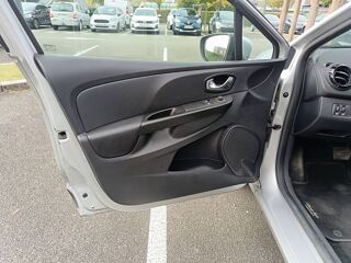Clio IV 1.5 dCi 90 EDC6 Business - Automatique 2015 occasion 49240 Avrille