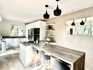  Maison  vendre 9 pices 201 m