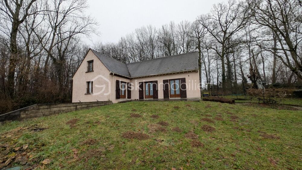 ? Grande maison traditionnelle avec terrain arboré, sous sol et garage