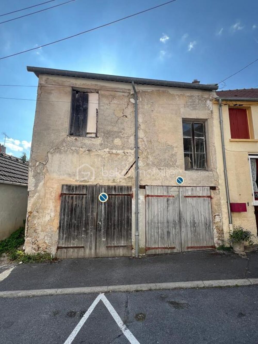 MAISON 77m2 A REHABILITER ENTIEREMENT + PETIT JARDIN