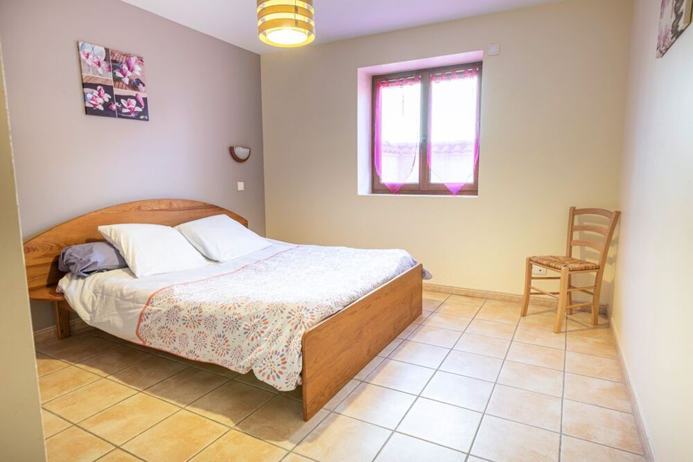 Location Maison Maison de 240m2 à louer sur Beauvoir-de-Marc Beauvoir de marc