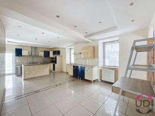  Maison  vendre 6 pices 180 m
