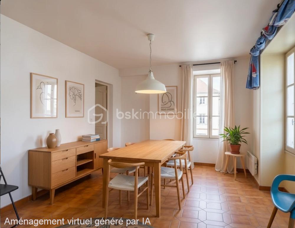 Vente Maison Maison en pierre à rénover – Cœur de Marennes, tout à pied, cour privée sans vis-à-vis Marennes
