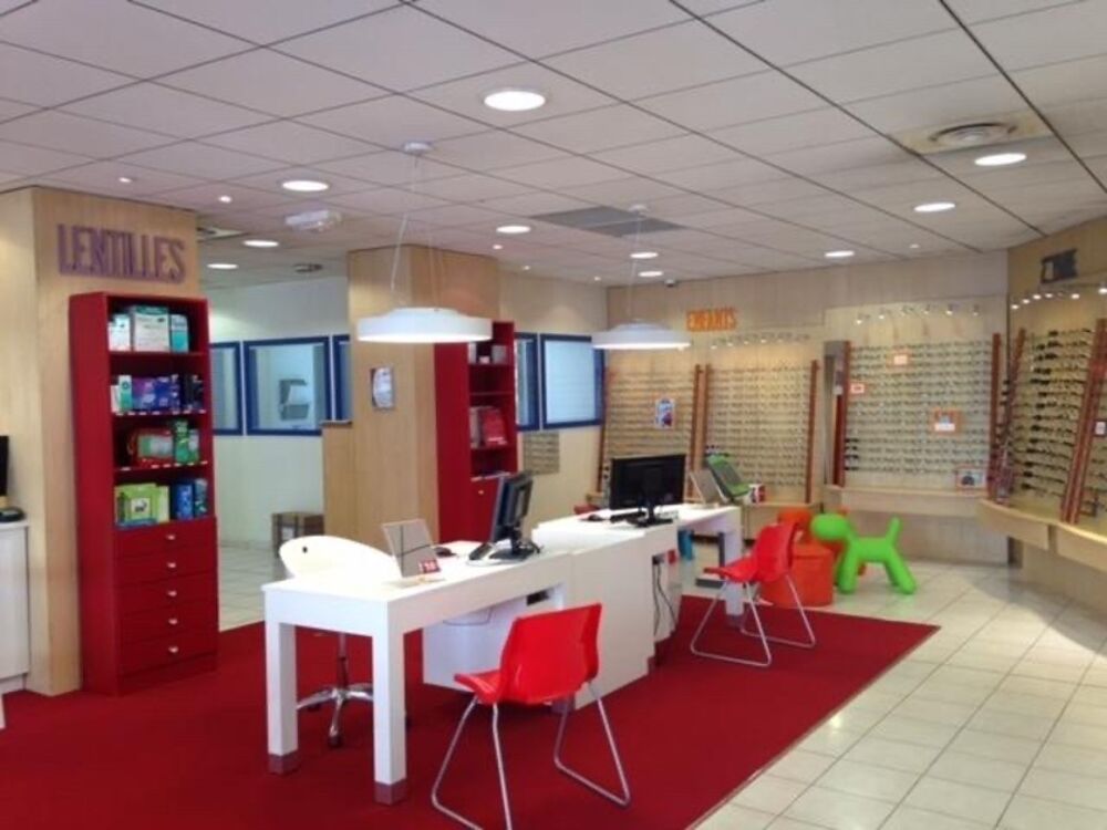   Dpt Rhône (69), à vendre murs LYON 9EME-MURS bureaux avec vitrine de 226m2 - Plain pied Lyon 9
