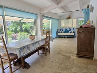  Villa  vendre 8 pices 300 m