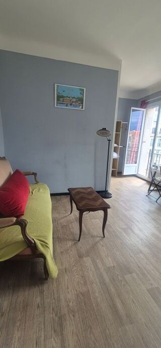  Appartement à louer 1 pièce 31 m² Nimes