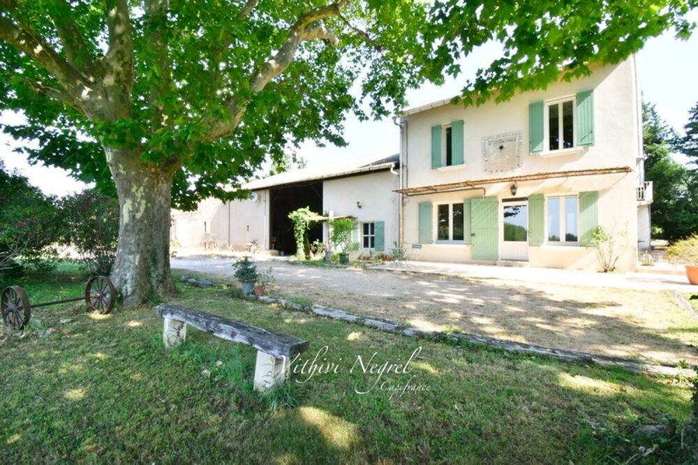 Propriété à vendre 8 pièces et annexe MOURIES (13)