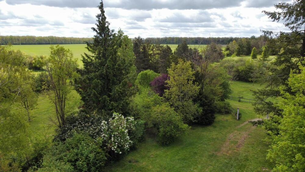 DOMAINE RARE & ISOLÉ sur 10 Hectares au MILIEU DES CHAMPS - 1h30 de PARIS , PARFAIT POUR ELEVAGE, PERMACULTURE OU SIMPLEMENT VIV