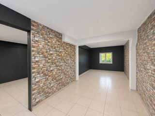  Immeuble à vendre 10 pièces 240 m²