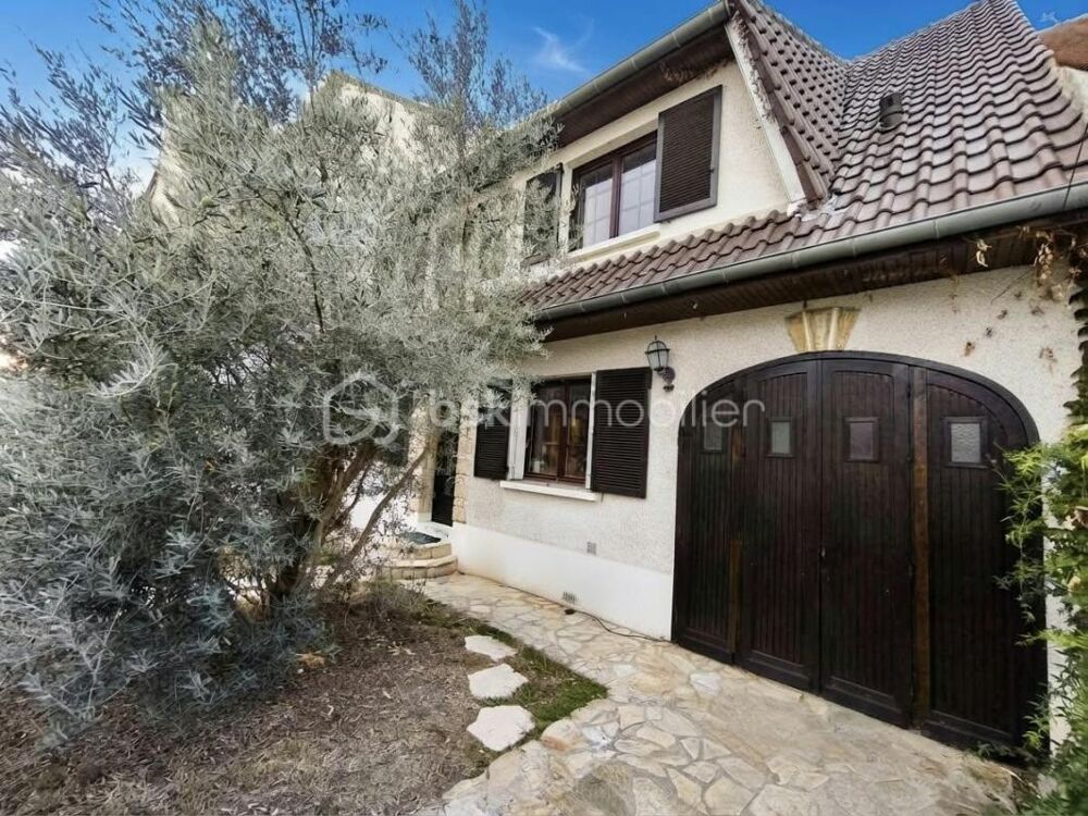 Vente Maison MAISON FAMILIALE DE 145 M² – 5 CHAMBRES – JARDIN – GARAGE – PONTAULT-COMBAULT Pontault combault