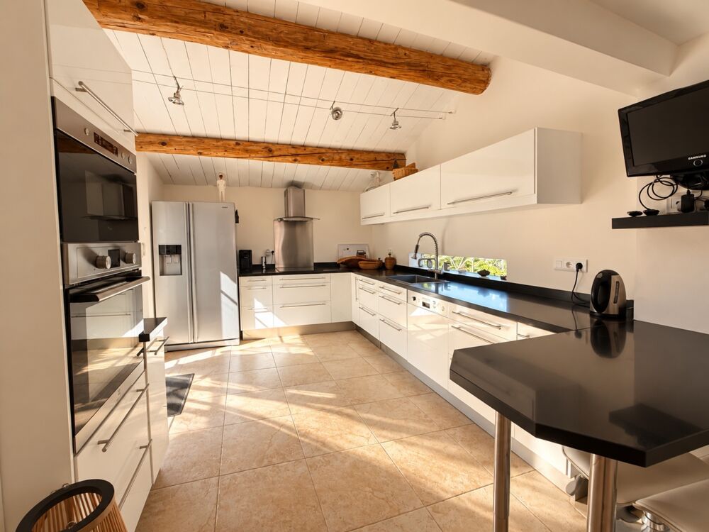 Vente Maison Maison de 170 m2 et maison de 70 m2, piscine, jardin 4230 m2 LAURIS (84) Lauris