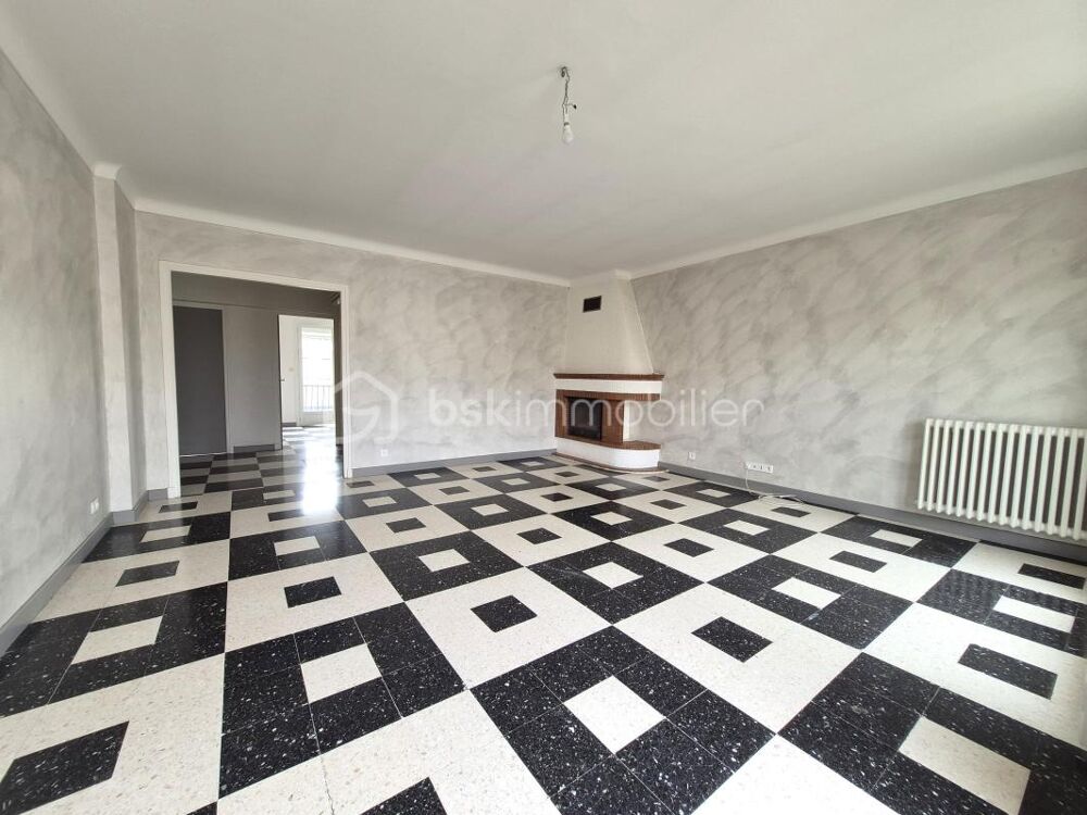 Cabestany  Maison de caractère divisée en deux appartements, idéale famille, activité libérale ou investisseurs