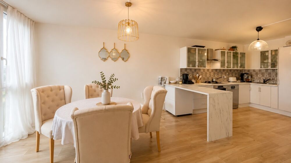 COUP DE COEUR AUX CLAYES-SOUS-BOIS  DERNIER ÉTAGE AVEC ASCENSEUR  3 CHAMBRES  80M2-CAVE & PARKING