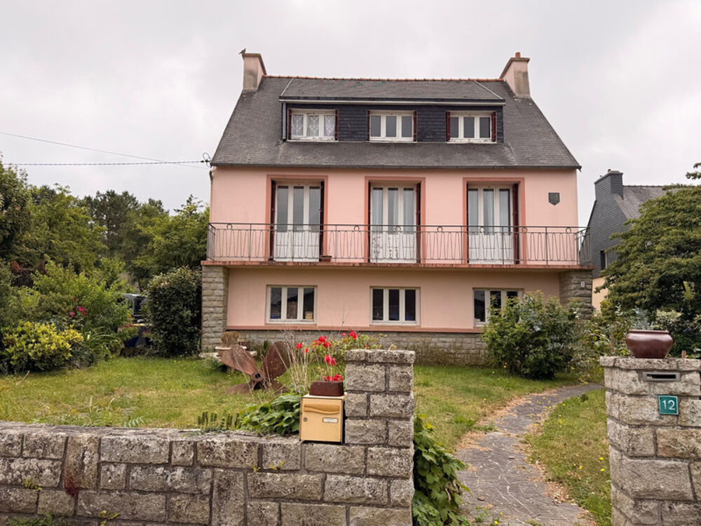 Coup de coeur à Telgruc-sur-Mer : Une demeure d'exception en pierre aux volumes généreux