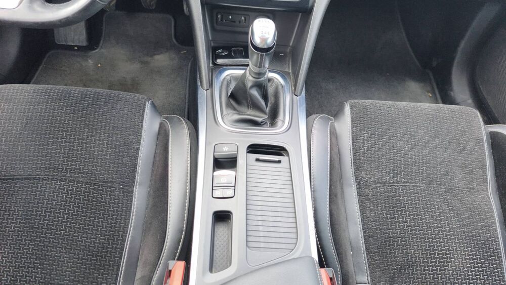 M&eacute;gane 1.2 TCe 130 Intens 2 - 5 places Entretien constructeur 2016 occasion 83000 Toulon