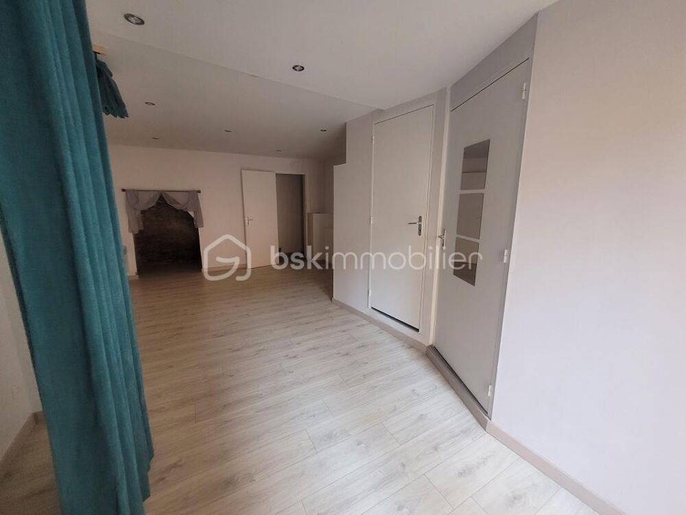 Maison avec terrasse et balcon au coeur de Marguerittes - Calme et confort à votre portée !