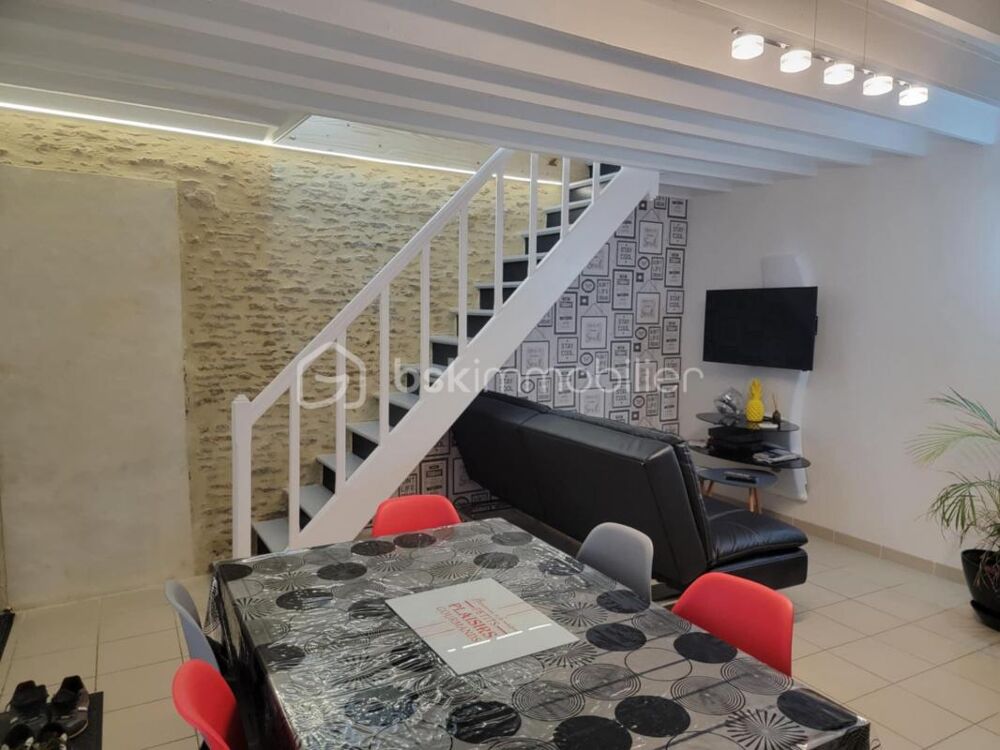 ? Maison de charme en pierre à Courseulles-sur-Mer  Idéal résidence principale + rendement locatif ?