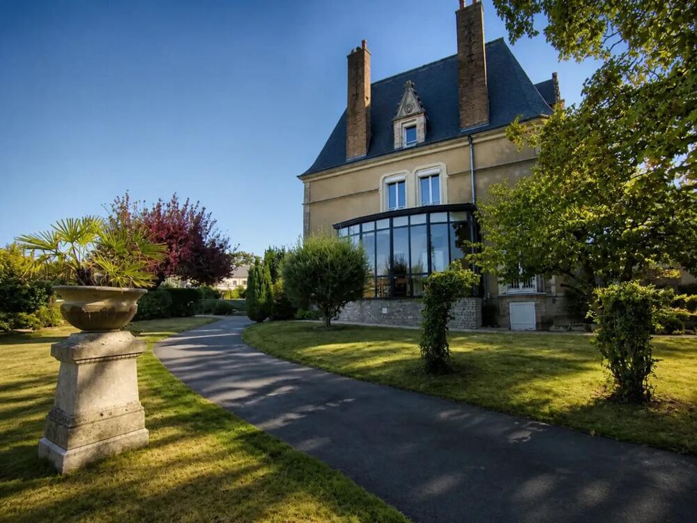 à vendre  Propriété/château Château-Gontier (53200)
