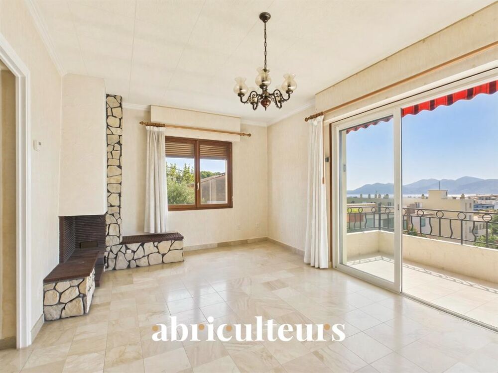 Vente Appartement Appartement dans maison - Vue mer panoramique en vente dans le Quartier du Coteau Saint-Pierre - 93 m² (06150) Cannes