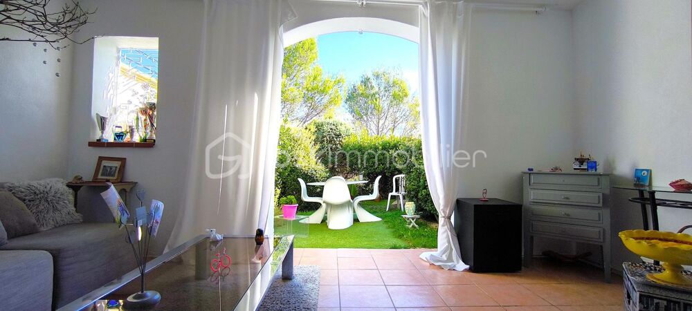 Magnifique appartement de 36 m2 sur le Golf de Pont-Royal, avec un jardin et une place de parking privée