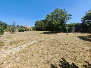  Terrain à vendre 677 m²