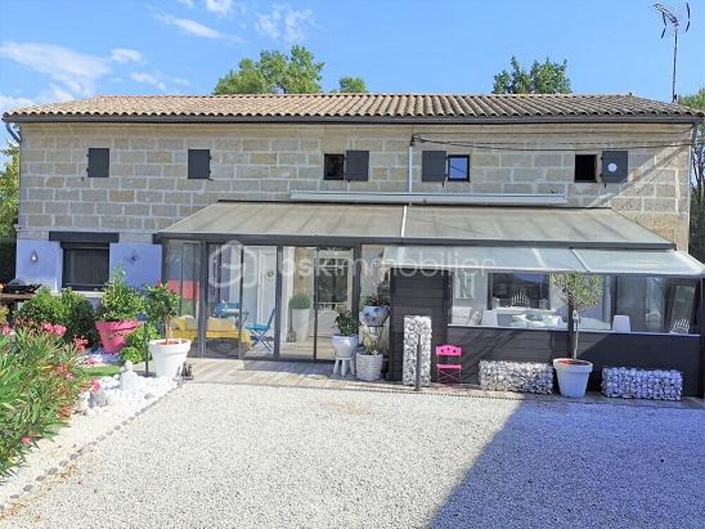 Vente Maison MAGNIFIQUE PROPRIETE DE 257 M2 AVEC 6 CHAMBRES, 4 SDB, PISCINE ET UN GITE DE 67 M2 AVEC 2 CHAMBRES !!! Bordeaux