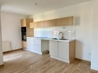 Vente Appartement Dpt Haute Savoie (74), à vendre FAVERGES appartement T3 100% RENOVE ( 73,21 m2) Expo Sud Est au 2ème étage avec terrasse Faverges