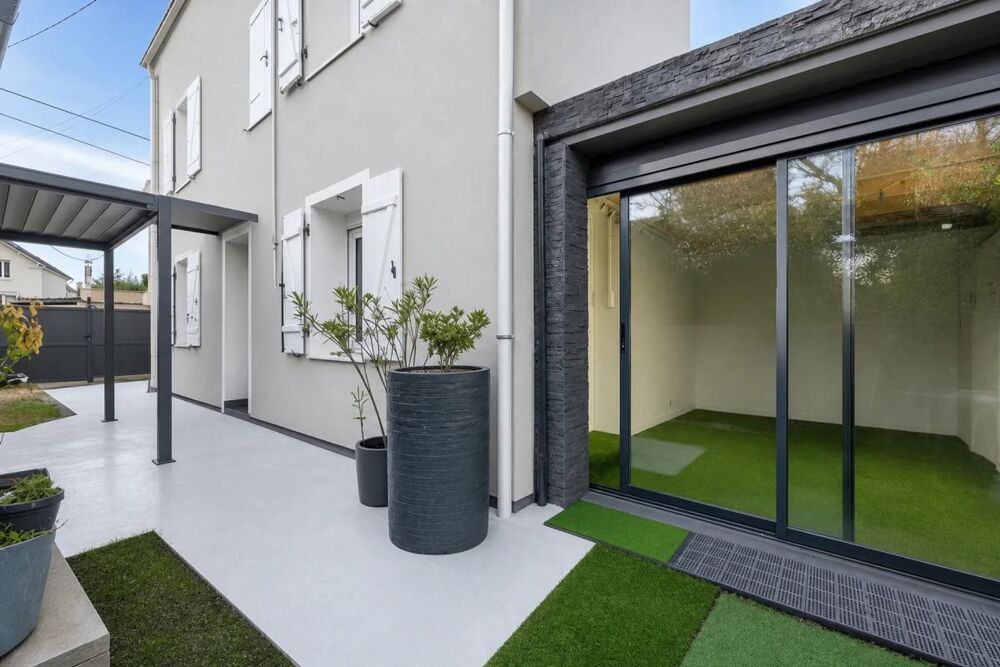 Maison rénovée 5 pièces avec jardinet à Saint-Leu-La-Forêt
