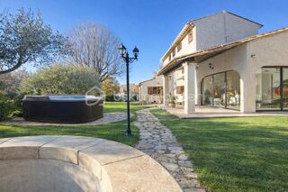  Maison à vendre 6 pièces 215 m²