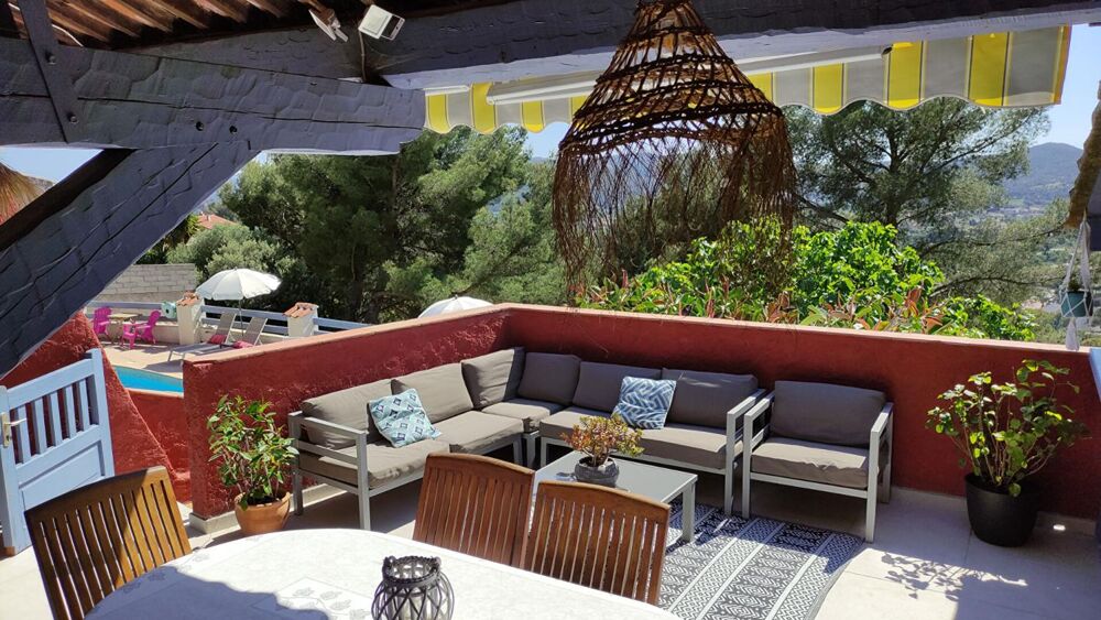 Vente Maison COUP DE COEUR BORMES Superbe  Propriété 360 m2 /2155m²  piscine garages parkings Bormes les mimosas
