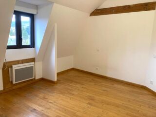  Appartement à louer 4 pièces 79 m²