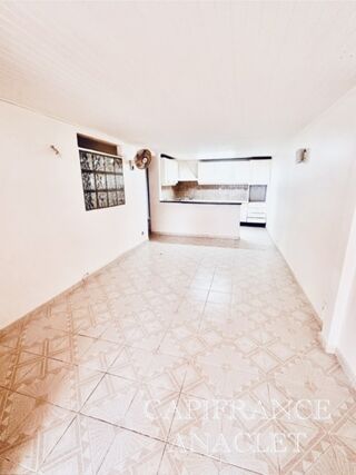  Appartement à louer 3 pièces 61 m²