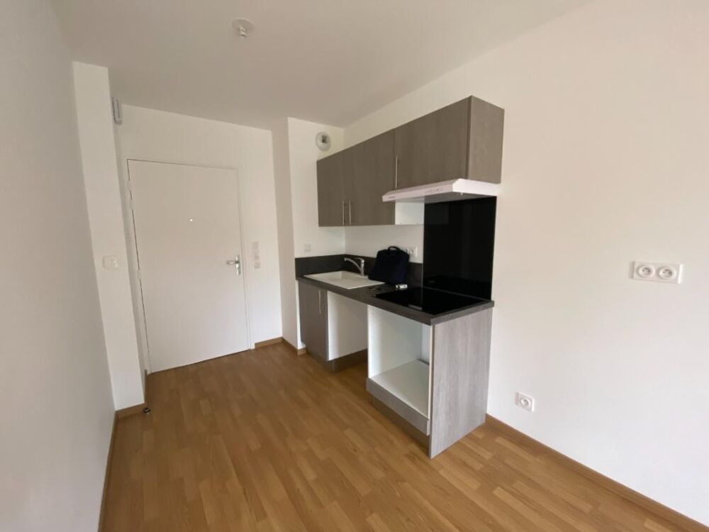 Location Appartement T2 avec parking et terrasse à TOURS Tours
