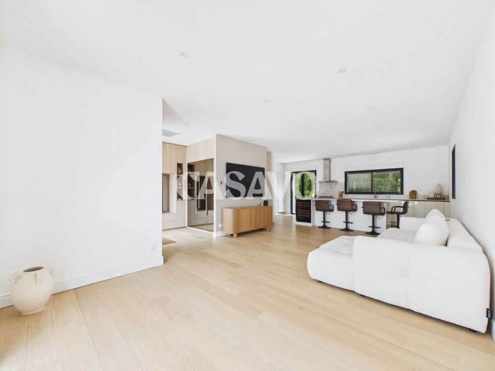 Vente Maison 5 pièces de 152m² - 33850 Léognan