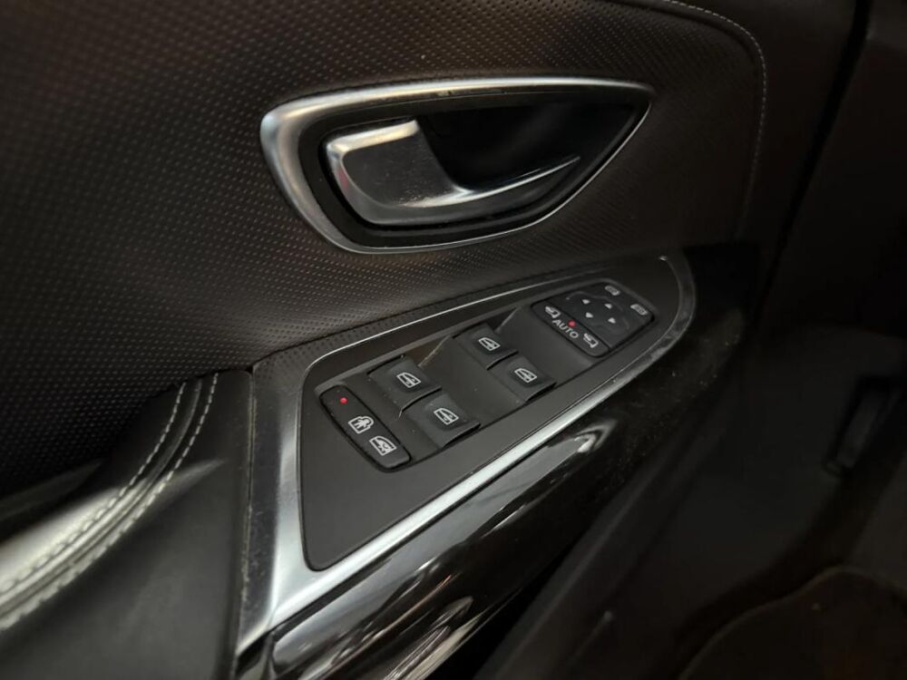 Espace V 1.6 dCi 16V EDC6 161 cv INITIAL PARIS 2018 occasion 85190 Venansault