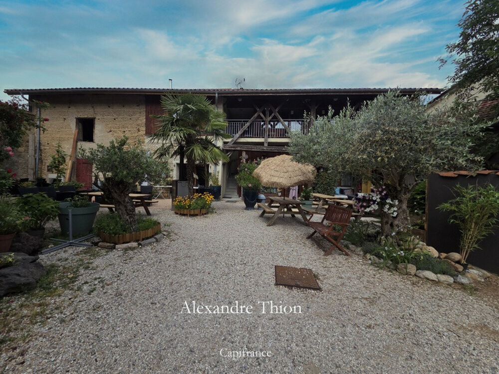 à vendre  Propriété/château Pérouges (01800)