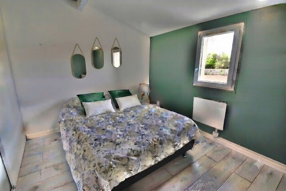 Maison à vendre 4 pièces (16) FLEAC 3 chambres, garage, véranda et terrain
